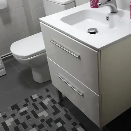 Chalet Adosado Con Garaje En Urbanizacion Piscina בית נופש