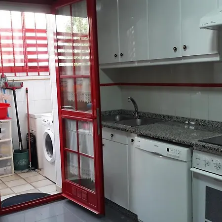 Chalet Adosado Con Garaje En Urbanizacion Piscina *